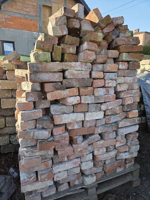 Stara cegła po rozbiorce