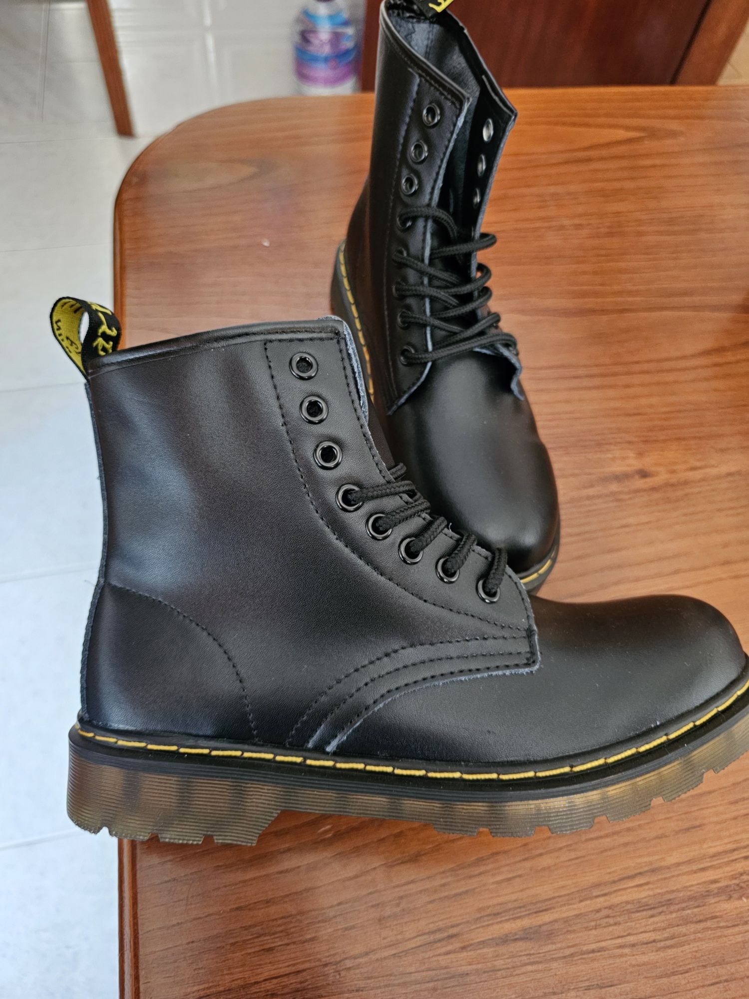 Botas Tipo Dr. Martens N41