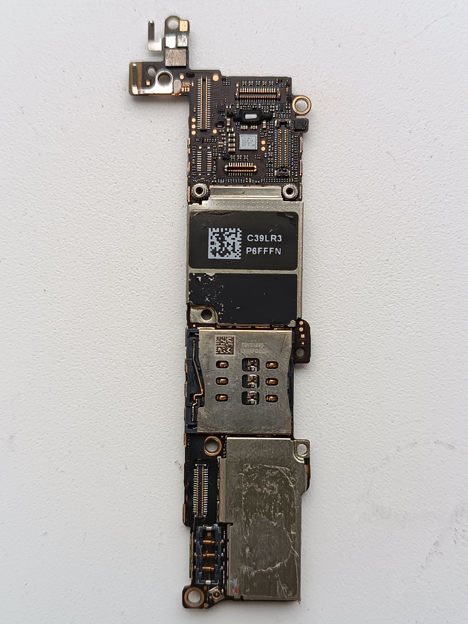 iphone 5s   64 ГБ под ремонт или на запчасти