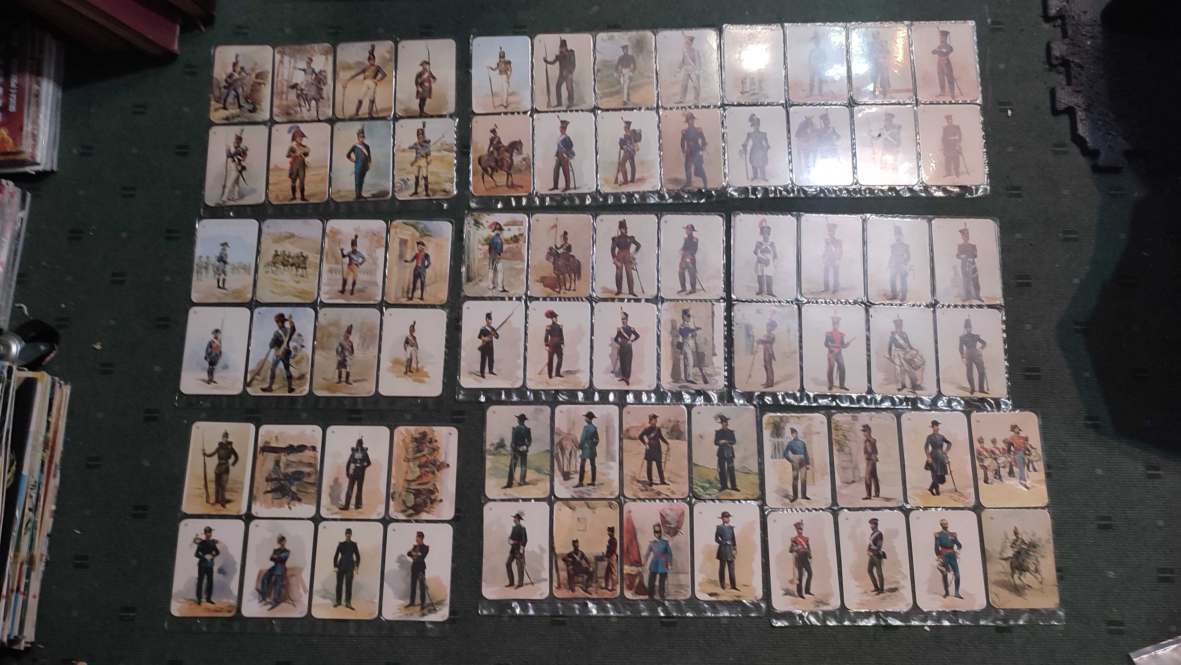 Lote 253 Calendários de Uniformes Militares