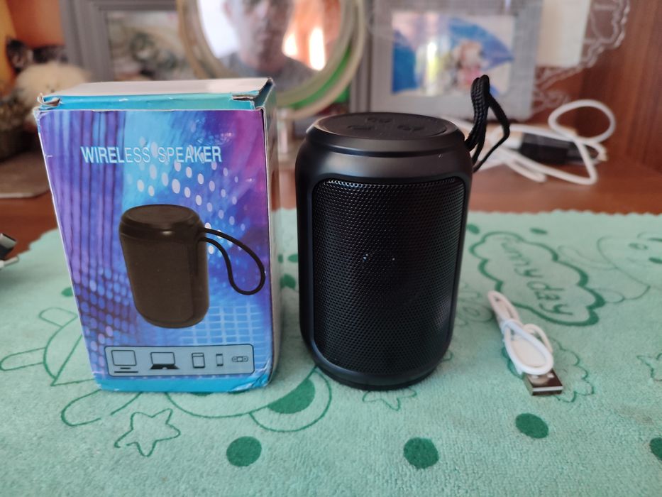 Продам блютуз колонку