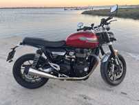 Triumph Speed Twin 1200