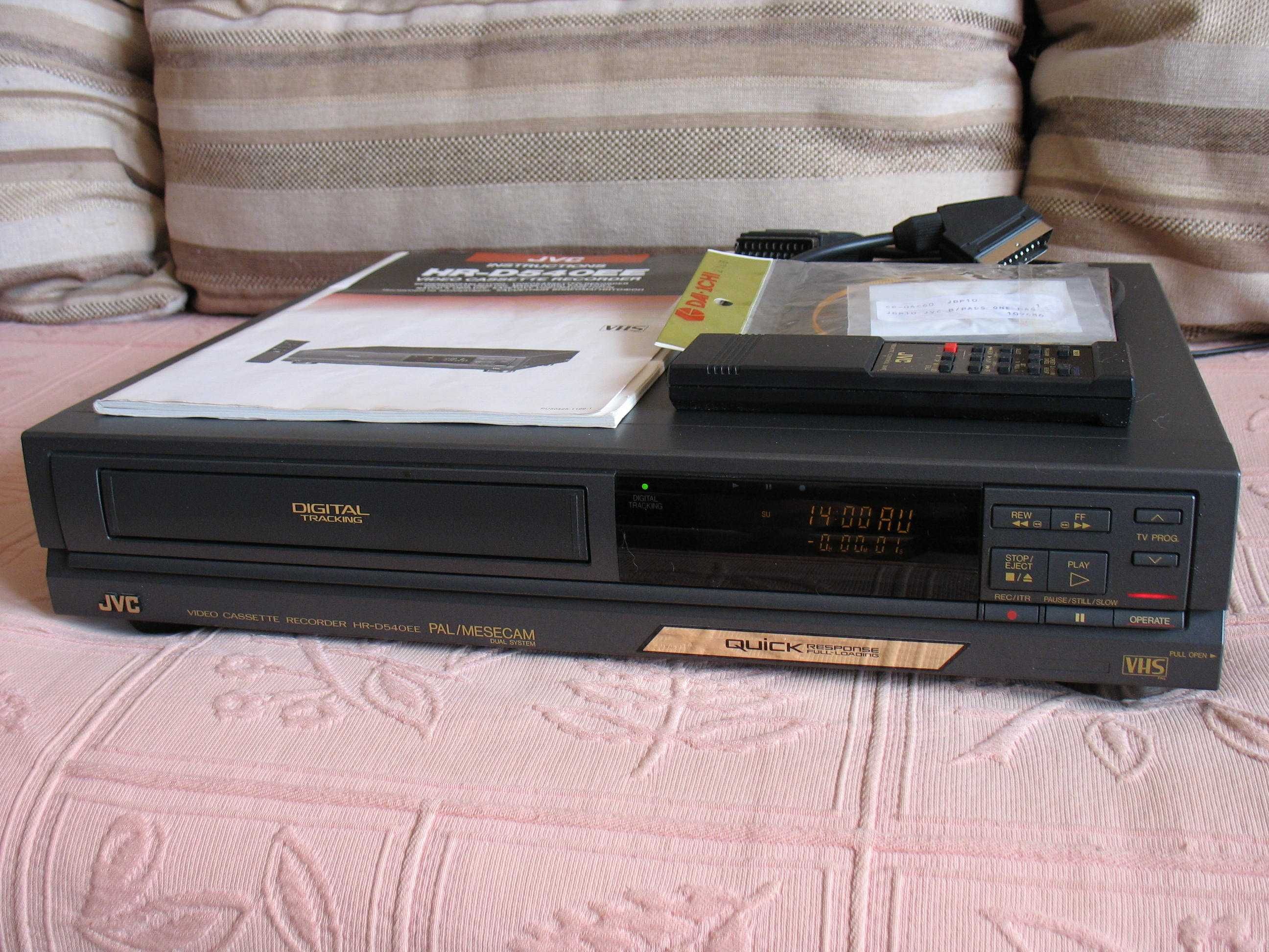 Відеомагнітофон JVC HR-D540EE