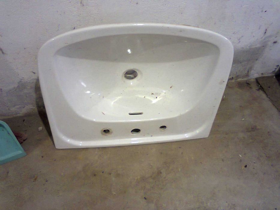 Lavatório de Cerâmica Clássico