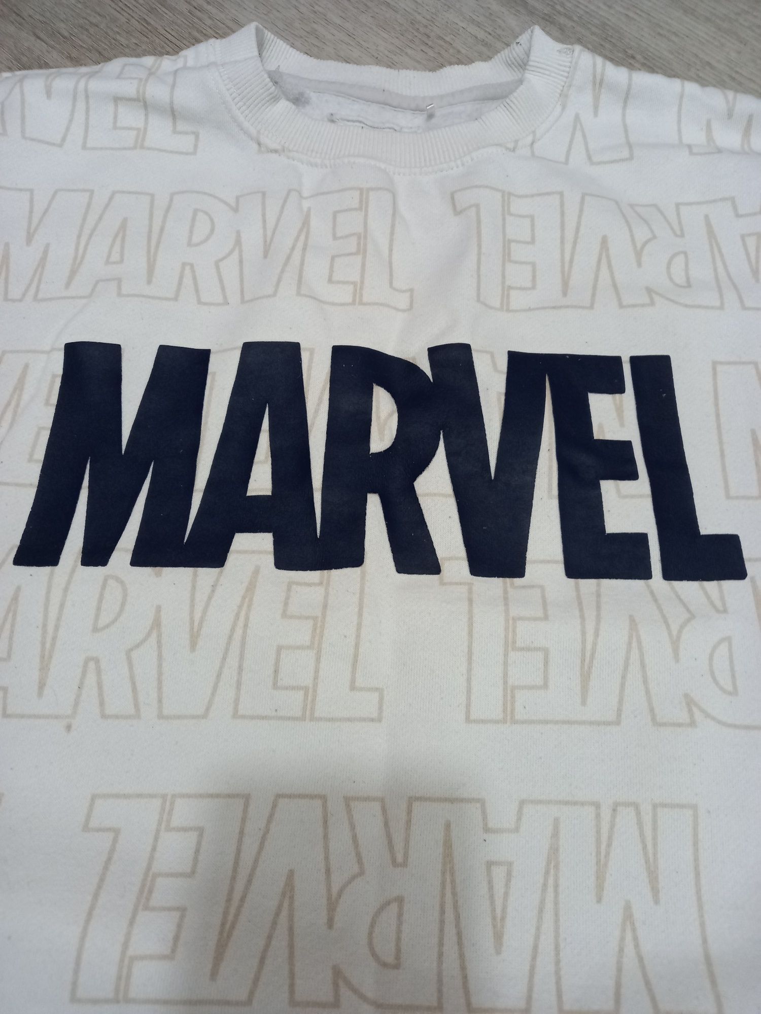 Marvel biała bluza z kieszeniami napisy 152cm