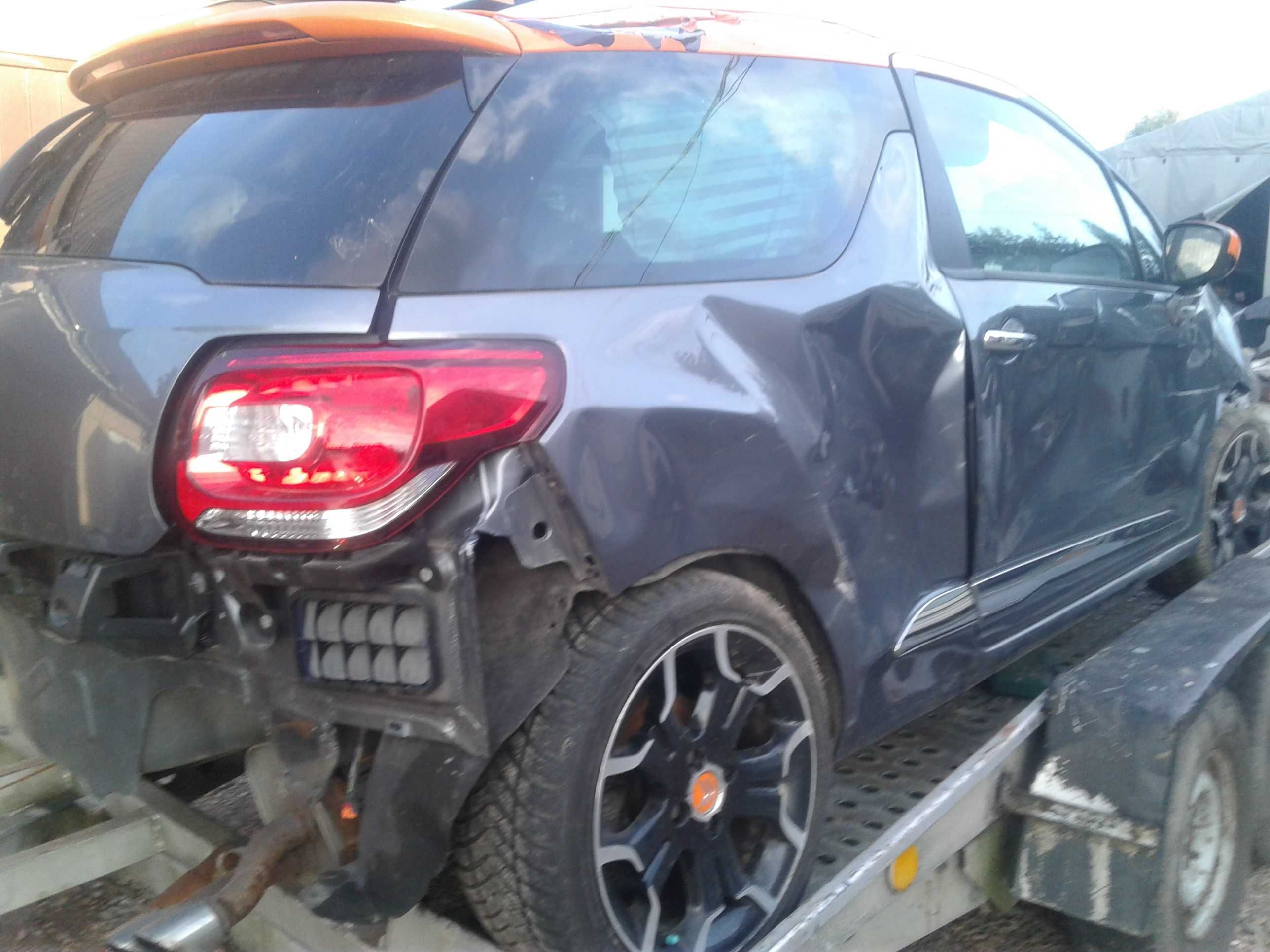Citroen DS3 1.6 THP 2012r 3D szyba szyby z drzwi Prawa Lewa