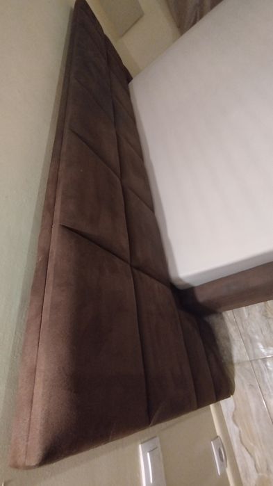 Łózko tapicerowane z materacem 180 na 200