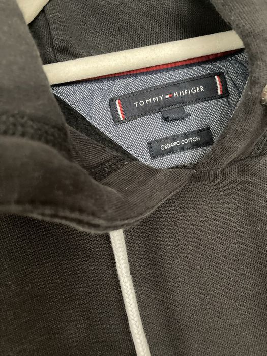 Czarna bluza z kapturem Tommy Hilfiger