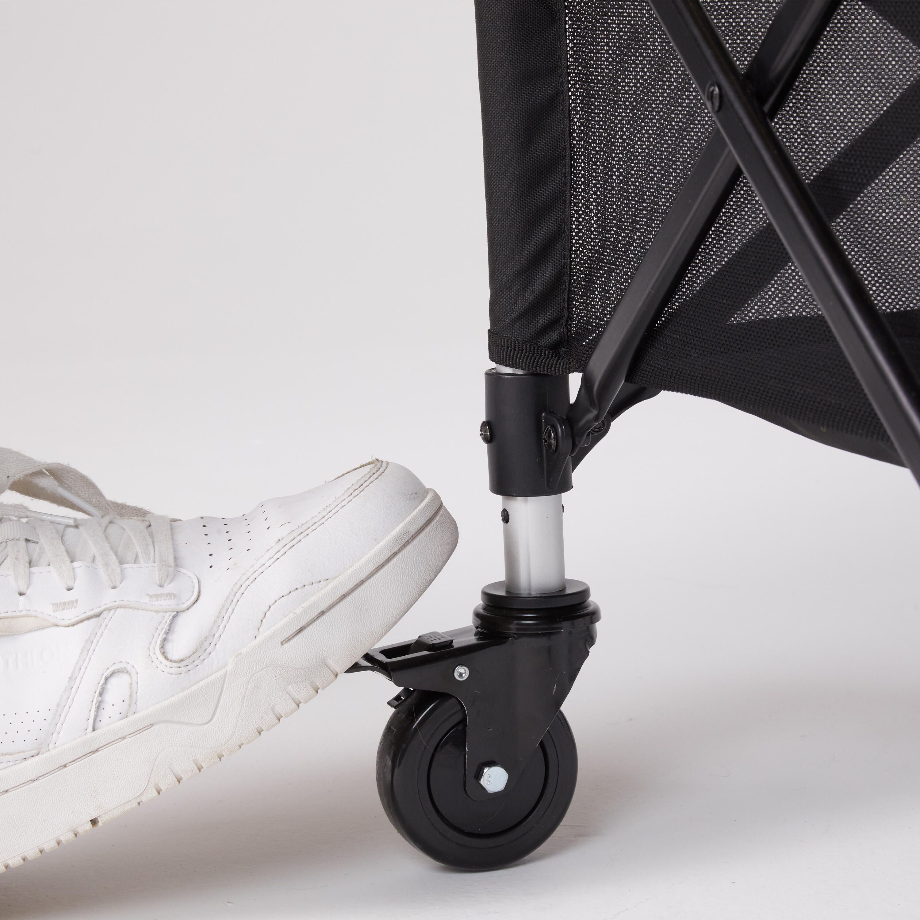 Cesto para bolas de ténis e padel com rodas regulável, preto