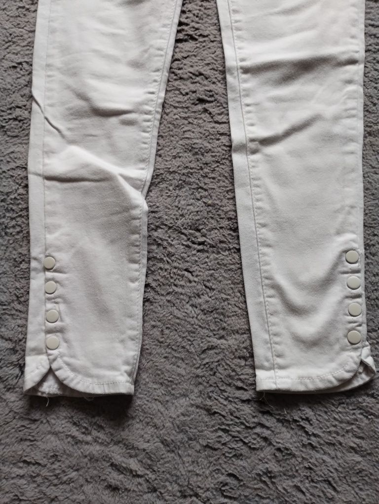 Spodnie białe 38