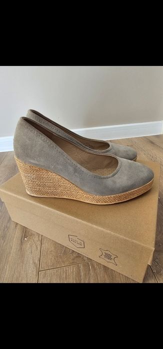 Czółenka Ryłko koturn 37