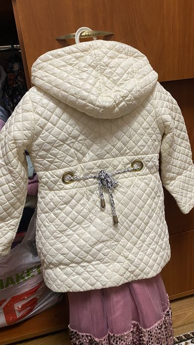 Курточка, куртка, жилетка, вітрівка на дівчинку