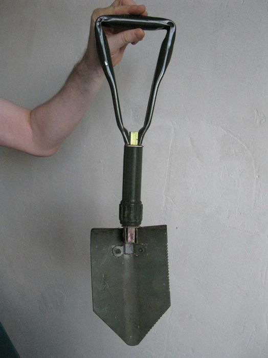 Лопатка сапёрная складная лопата. Складна саперна лопатка