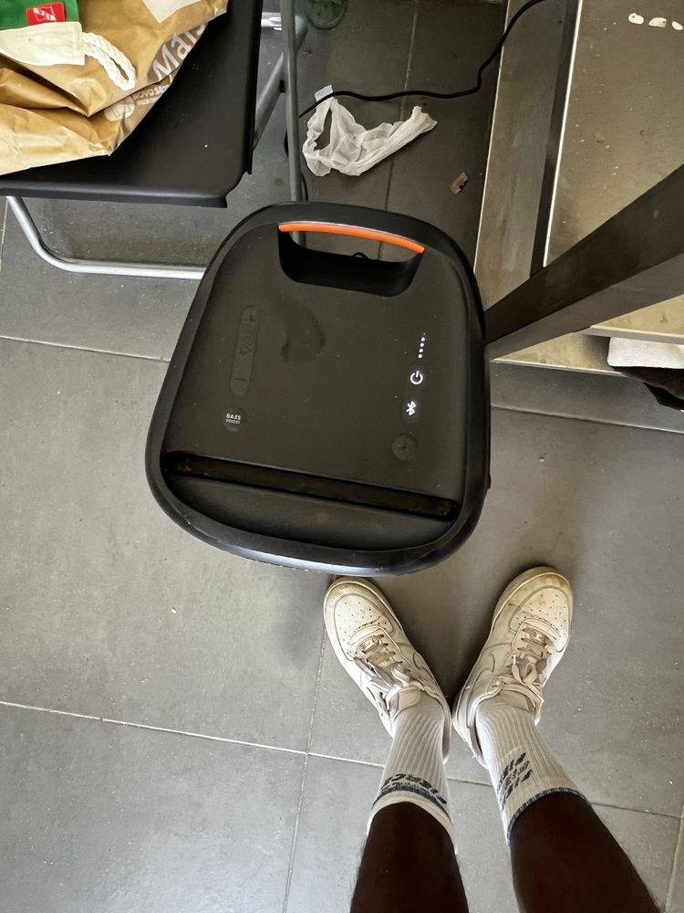 Jbl partybox 100