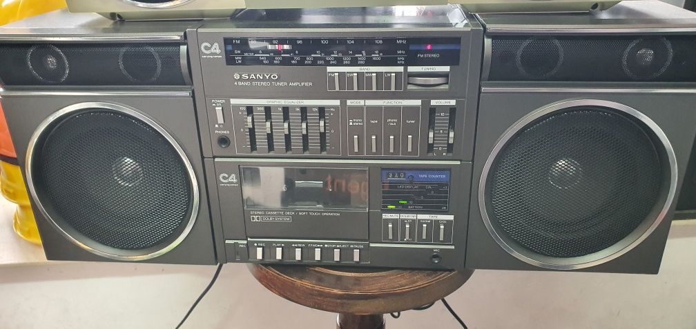 Radiomagnetofon SANYO