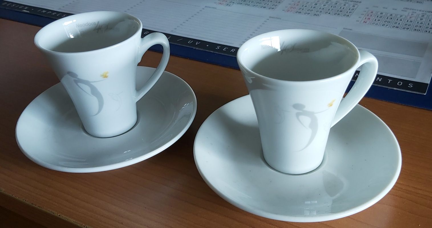 Conjunto 2 chávenas de café (porcelana)