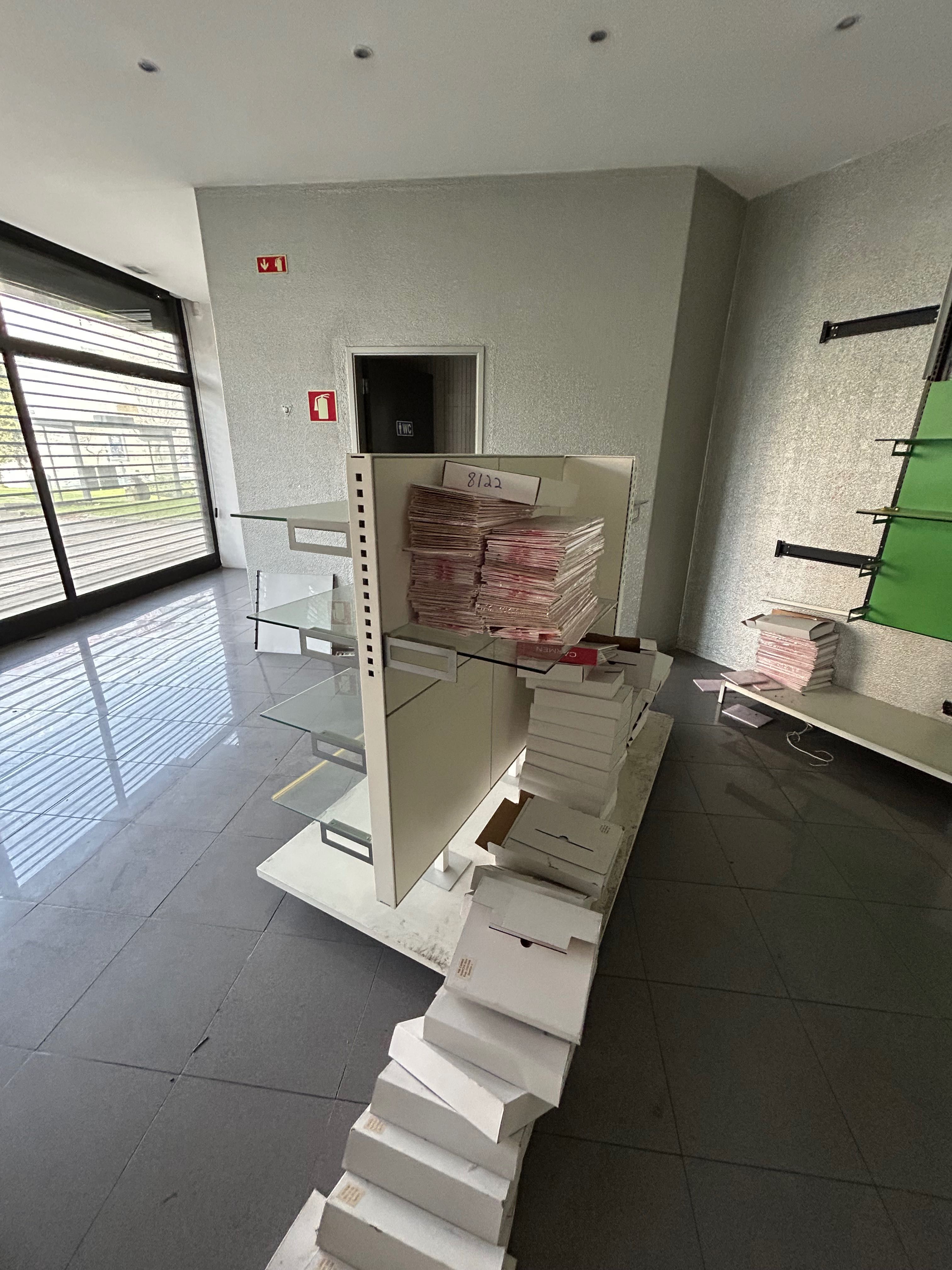 Estantes e prateleiras modulares