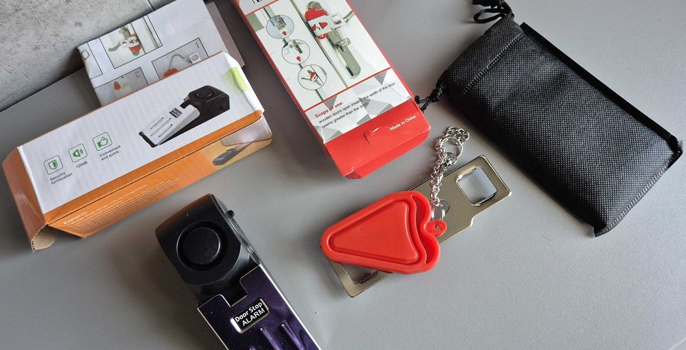 Qeeyon Stoper do drzwi alarm i przenośny zamek do drzwi klin alarmowy