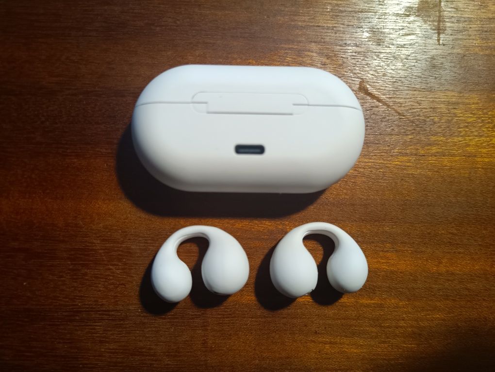 2 pares de Earbuds JLab e Ambie