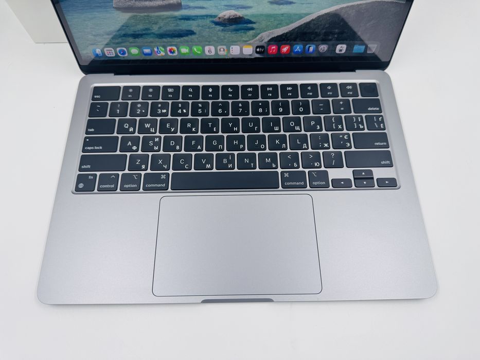 Ідеал Apple Macbook Air 13.6 M2 2022 16GB RAM 256GB SSD Space IL6354