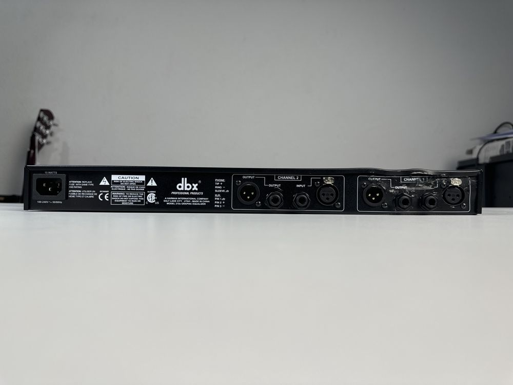 Equalizador dbx 215s