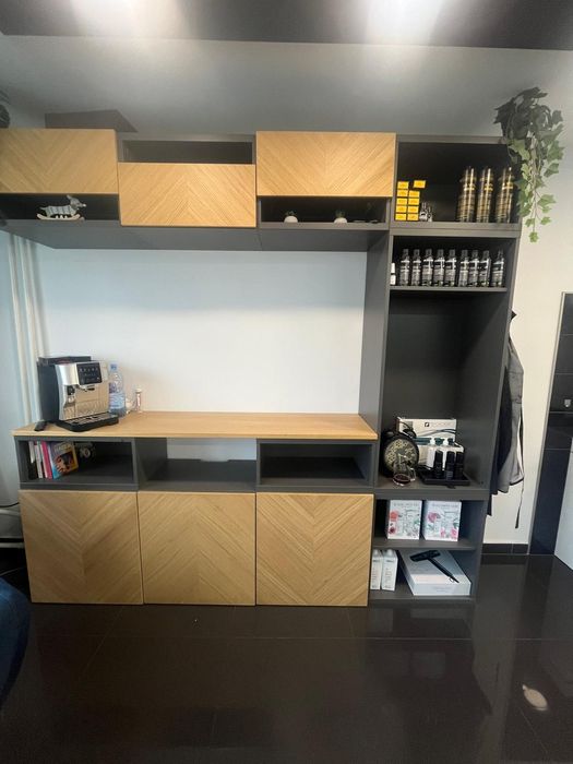 Meble w kolorze drewna i grafitu – komplet w bardzo dobrym stanie