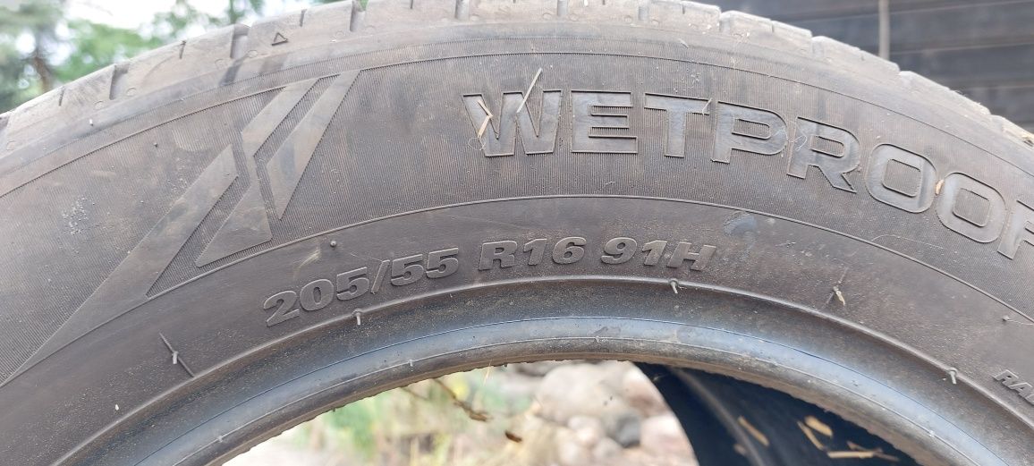 2 Opony letnie Nokian 205/55/16 i 4 Alu kola z zimowymi oponami 15cali