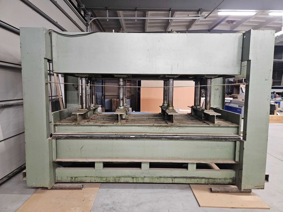 Prasa do forniru Langzauner  2750 x 1300 mm 120T