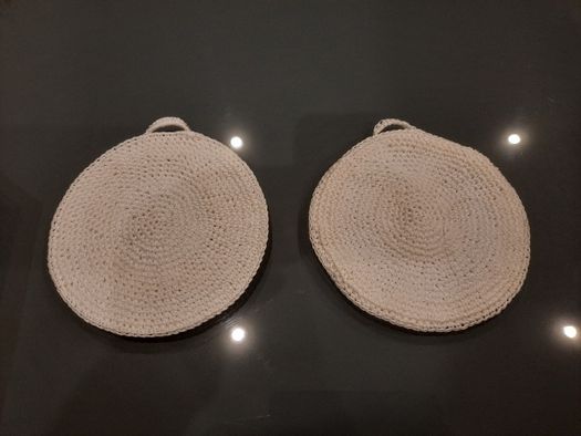 Vários bordados à mão diferentes (crochet manual)