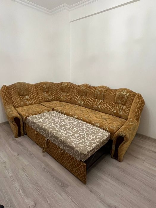 Продам кутовий диван в гарному стані, розміри 180х270, розкладний.