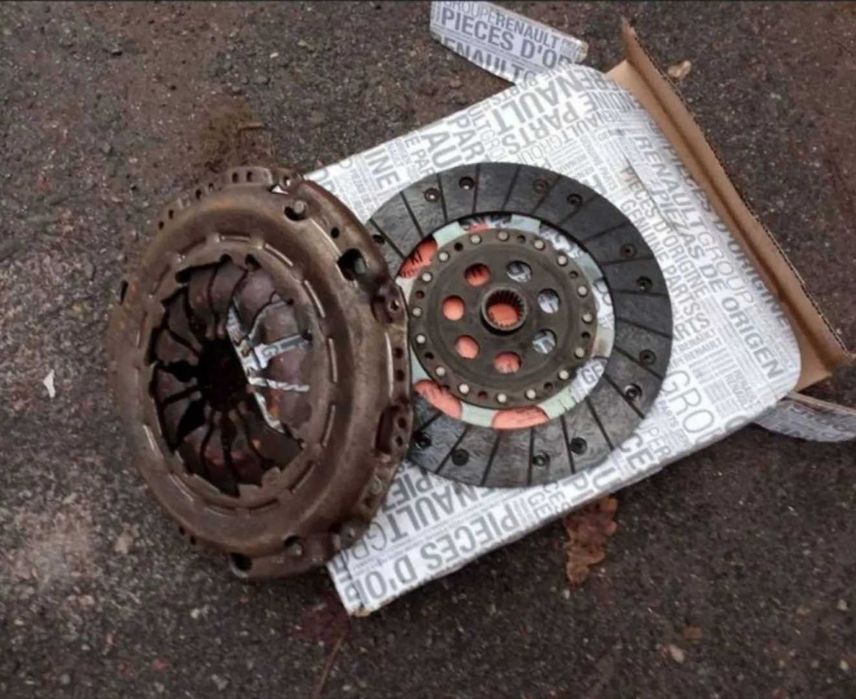 Renault Laguna lll 2008 1.5dci 6ст мех кожа чёрная на чёрном