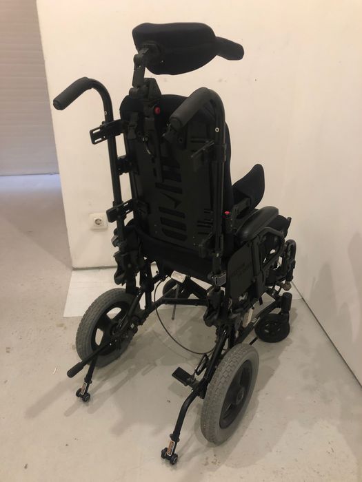 Cadeira de rodas Pediátrico e Adulto venda troca por automóvel ou Mota