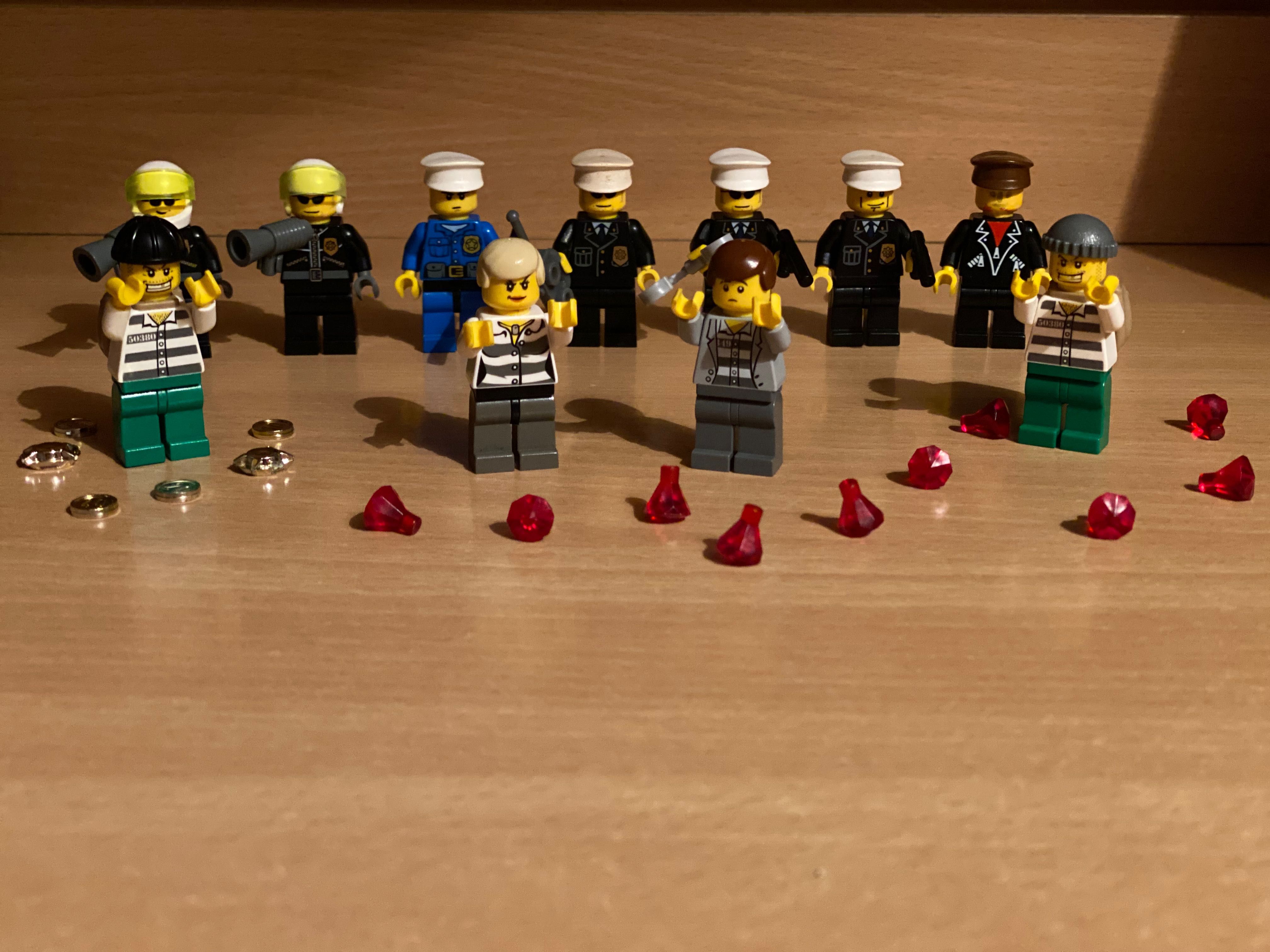 Lego minifigurki figurki Policja i Złodzieje [zestaw 11 minifigurek]