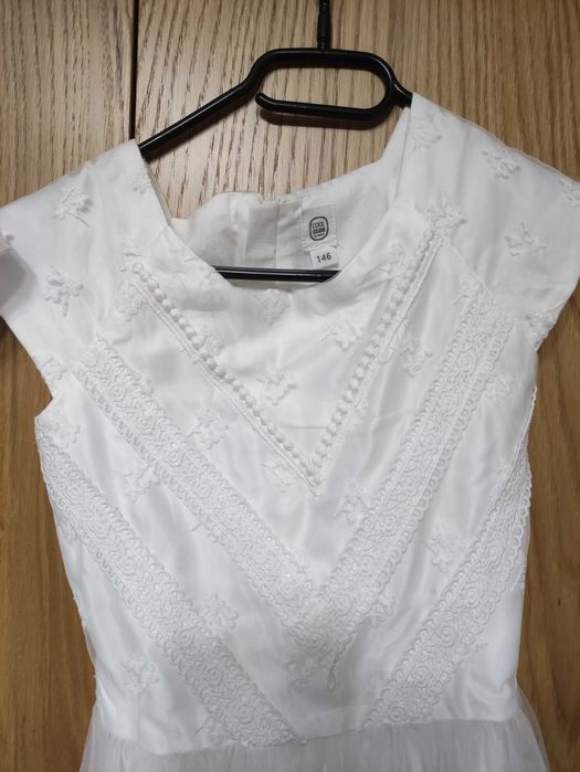 Sukienka komunijna z dodatkami