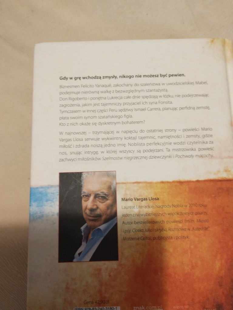 Dyskretny bohater  Mario Vargas Llosa powieść noblisty
