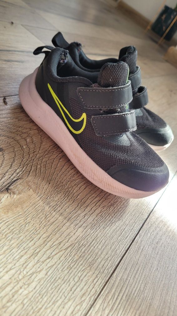 Buty chłopięce Nike rozmiar 26