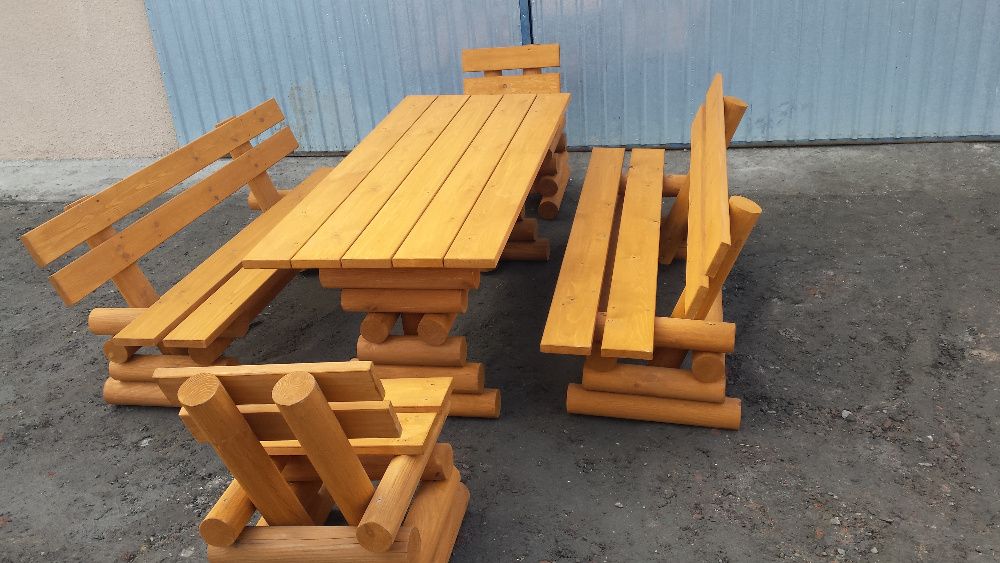 zestaw mebli z bali drewnianych