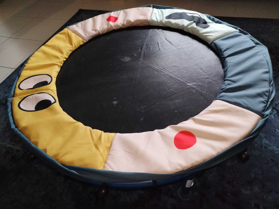 Trampolim infantil/criança