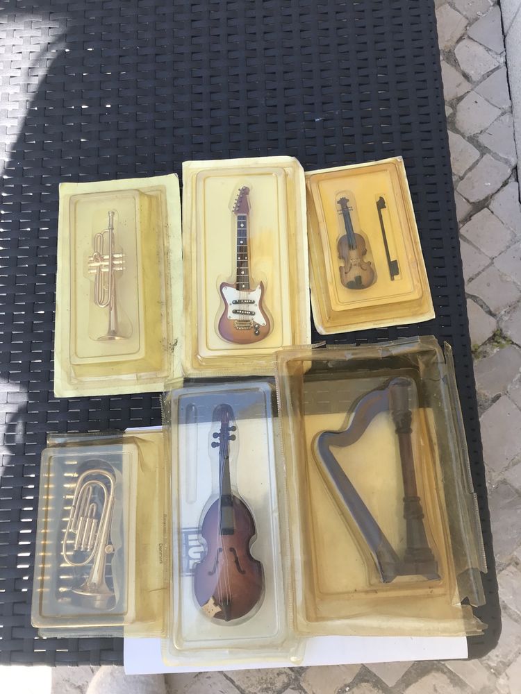 Miniaturas de instrumentos musicais