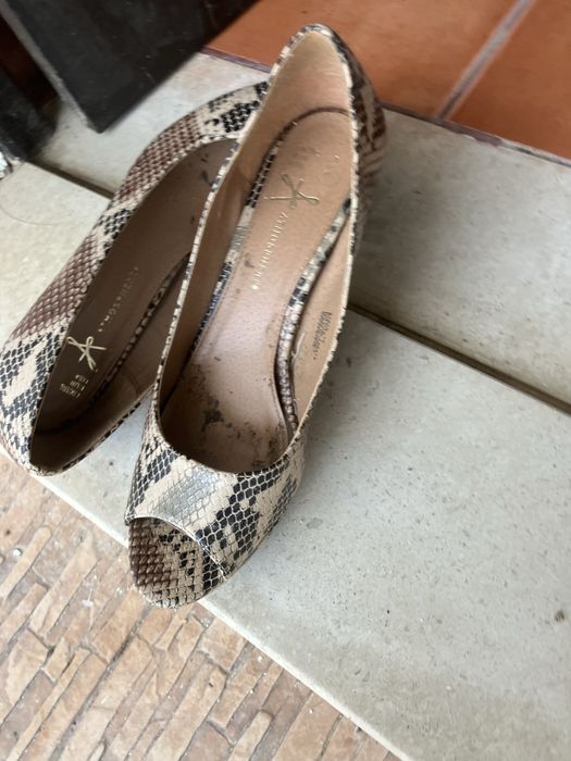 Sapatos abertos tigtesa