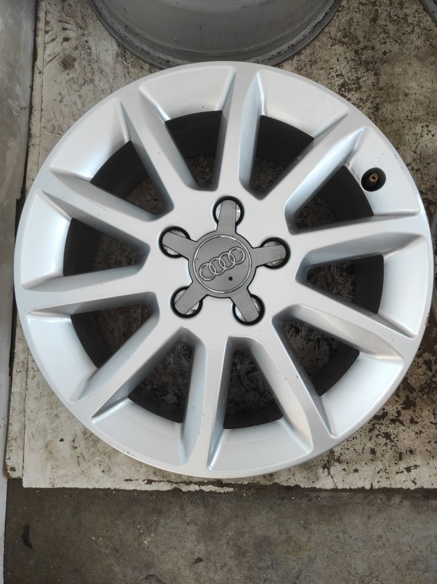 519 Felgi aluminiowe ORYGINAŁ AUDI R 16 5x112 otwór 66,6 Bardzo Ładne