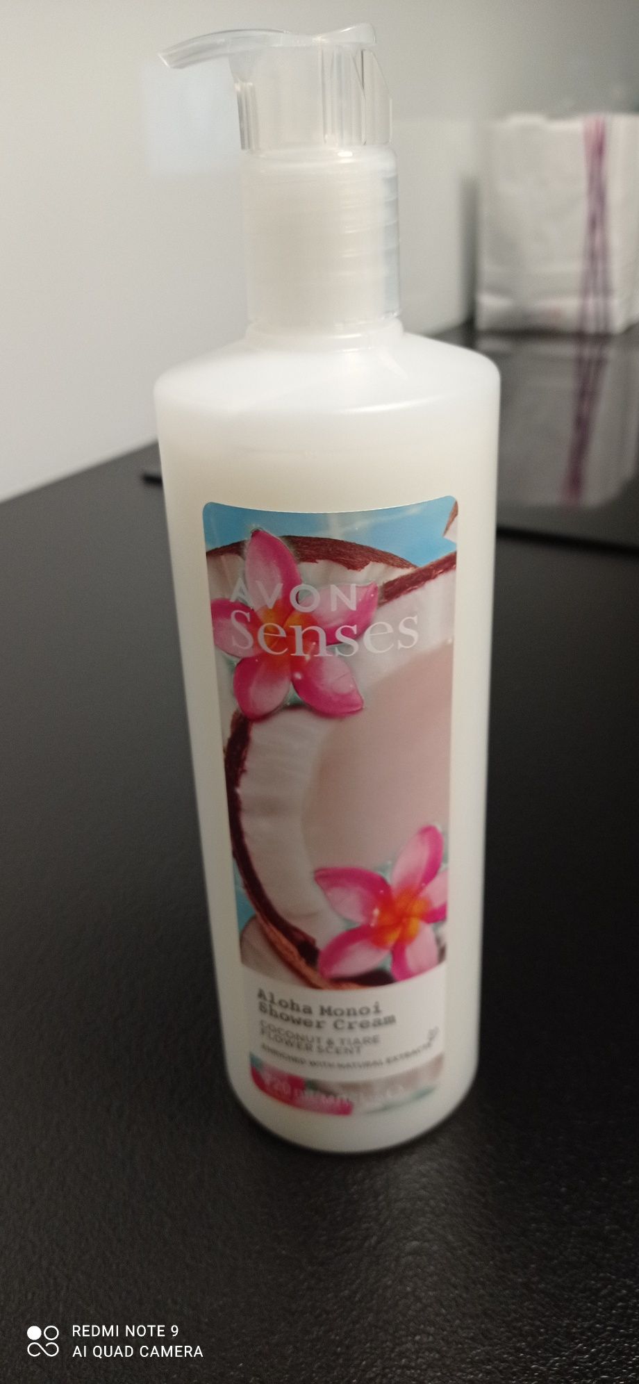 Avon żel pod prysznic Aloha Monoi XXL 720ml kokosowy