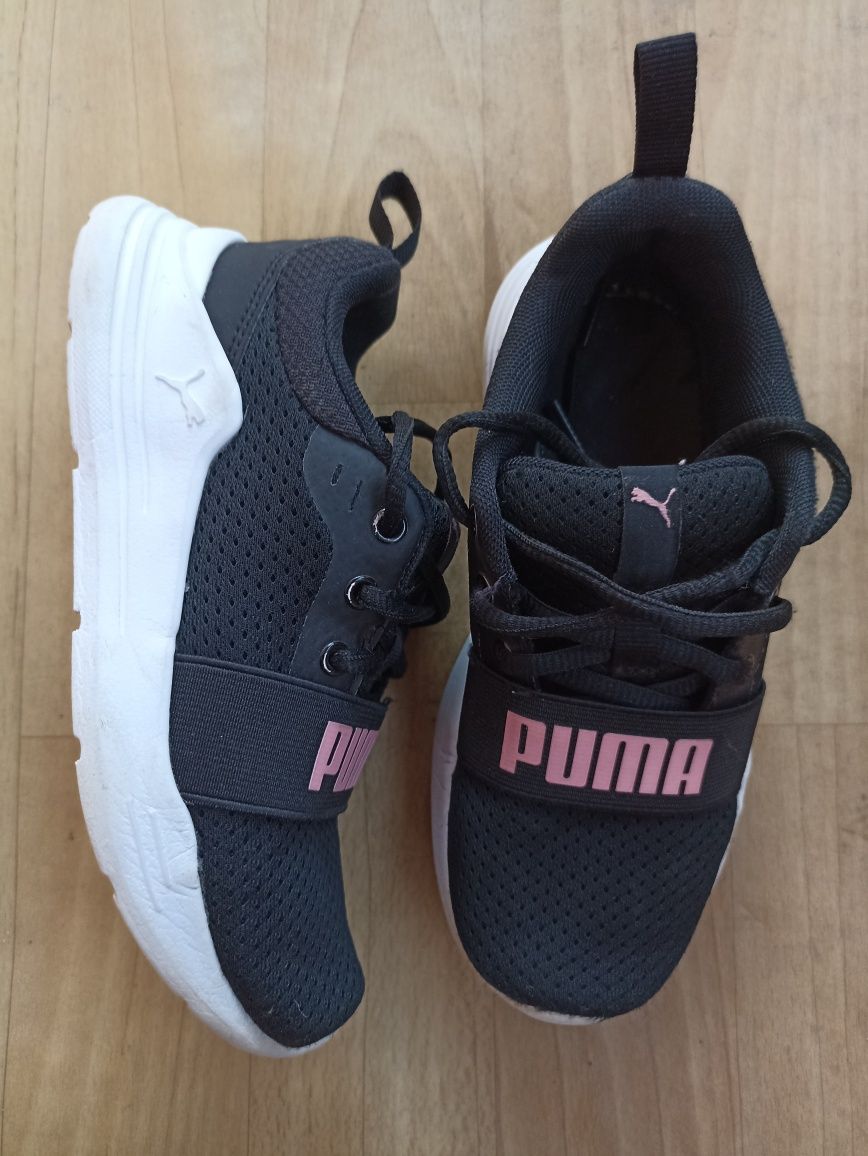 Кросів Puma для дівчинки