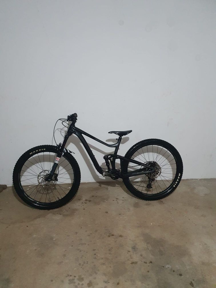 Bicicleta enduro giant 29