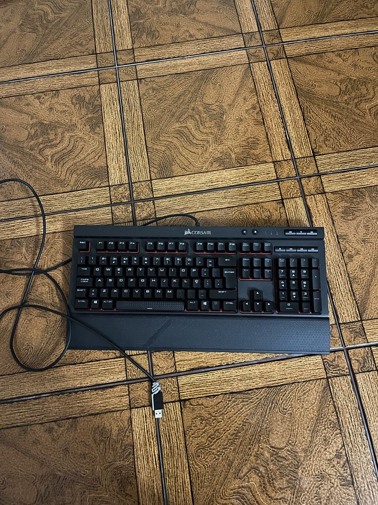 Teclado Mecanico Gamer Corsair k68
