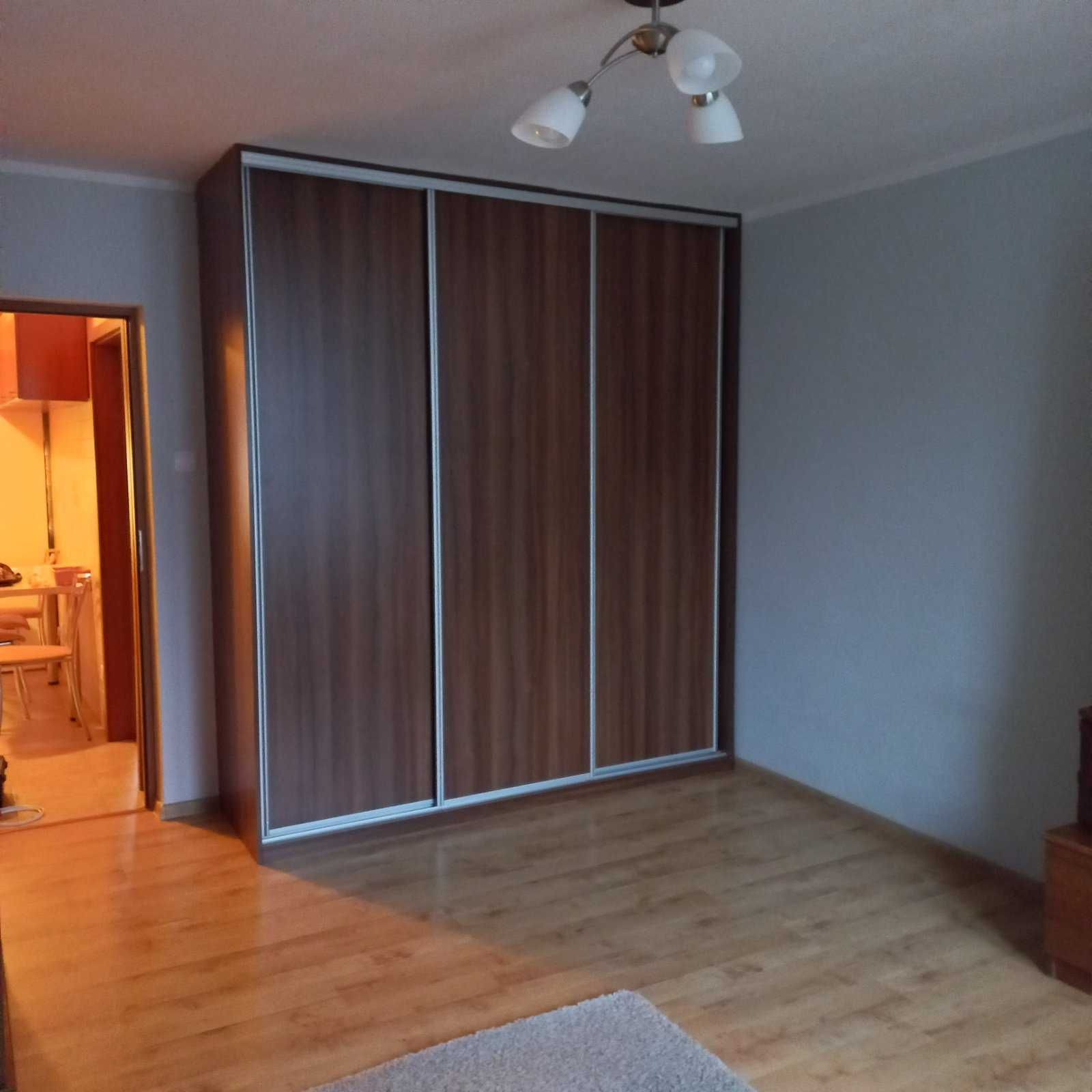 Sprzedam jasne zadbane dwupokojowe mieszkanie