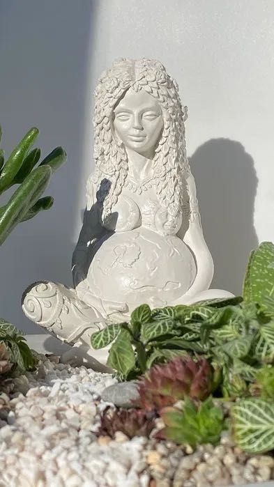 Figurka Bogini Gaia Ziemi statuetki tynków