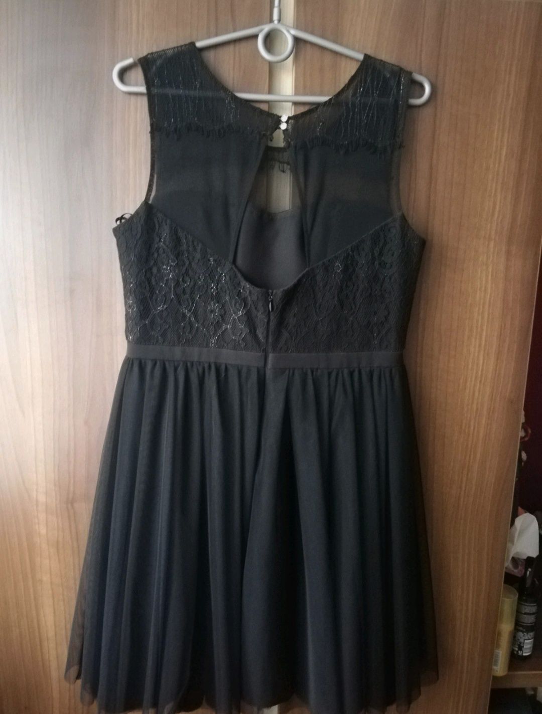 Sukienka czarna, rozmiar 40, stan idealny