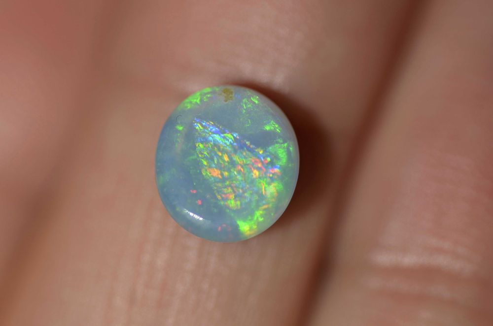 biały opal australijski