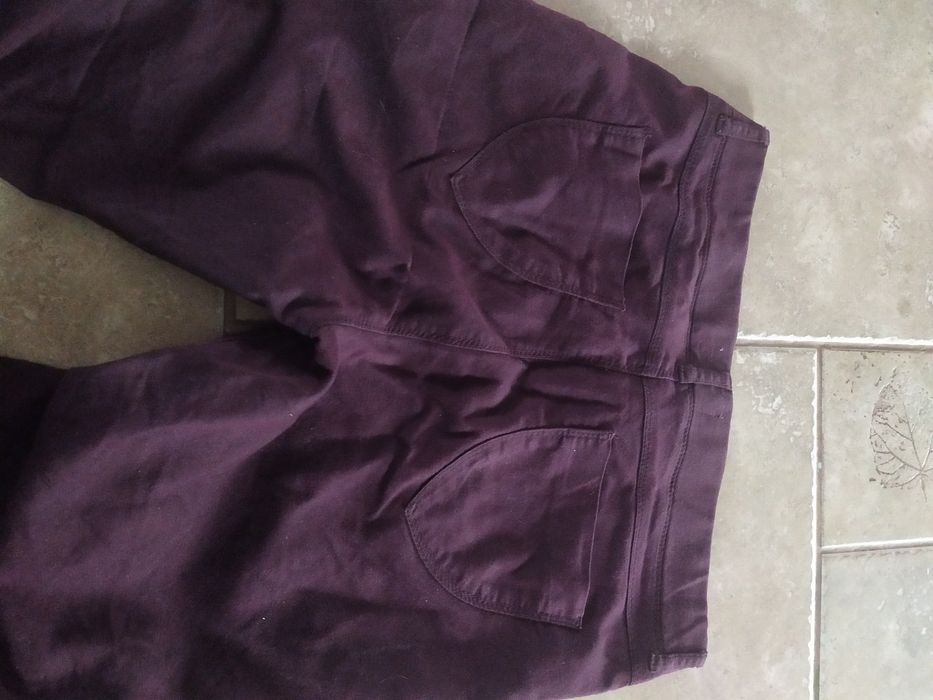 Śliwkowe spodnie jegginsy 42 XL legginsy